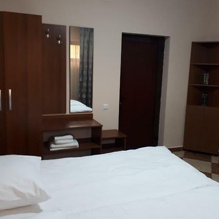 Victoria 1 Apartment Къмпина Екстериор снимка